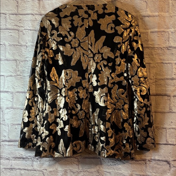 🔵”NWOT” Elegant Black and Gold Patterned Blazer - Picture 5 of 8